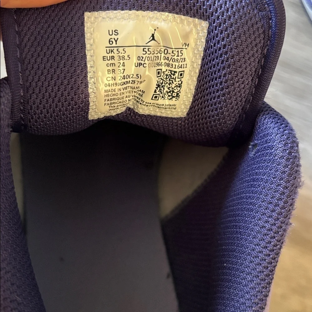 Air Jordan 1 Low Kids Purple & White Sneakers – Size 6Y - Picture 4 of 5